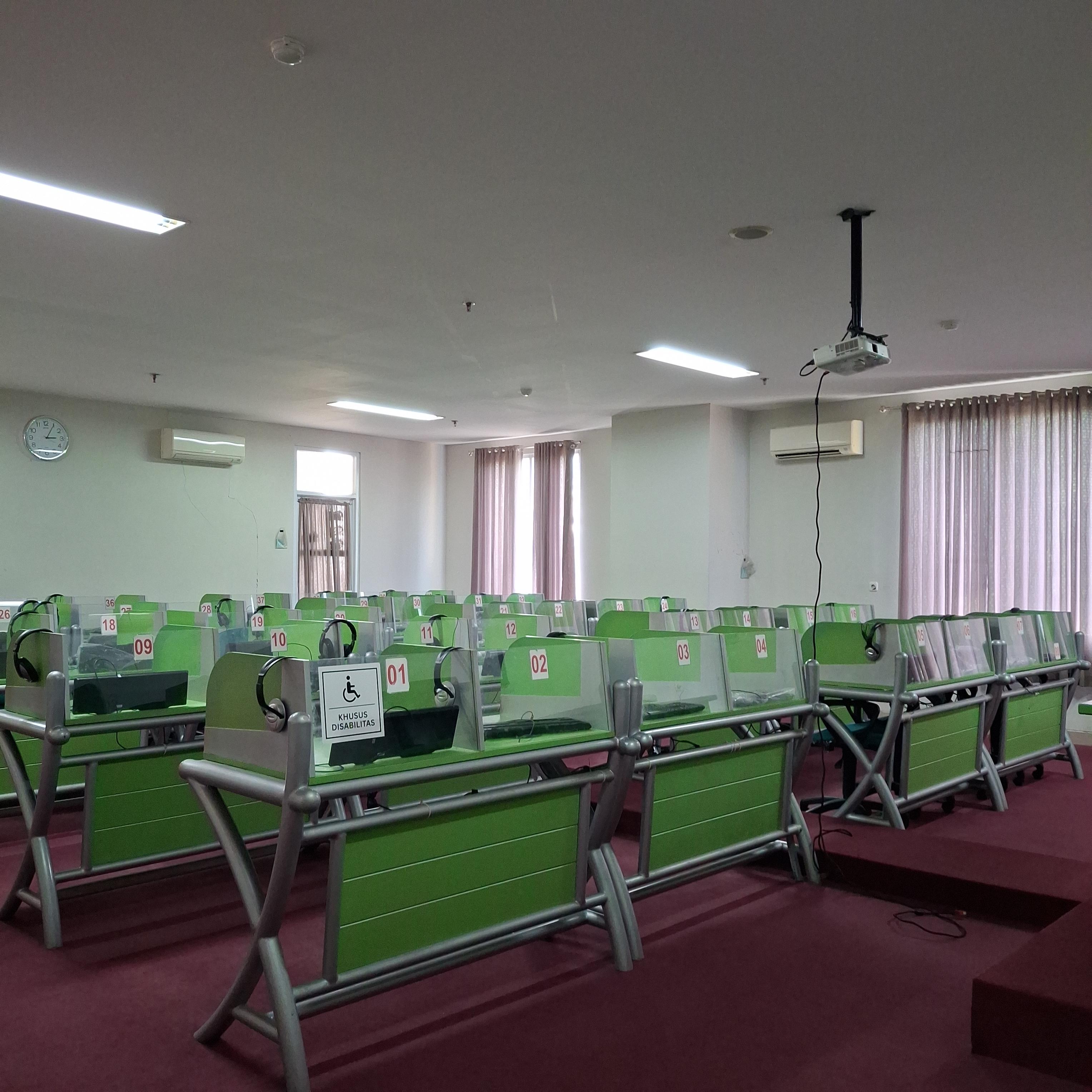 Fasilitas Laboratorium Listening PBI UNISSULA