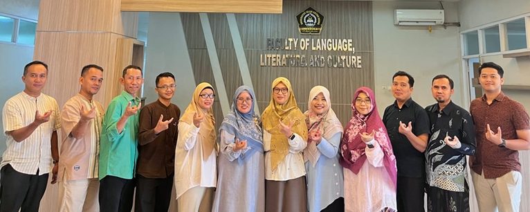 Kebersamaan dalam Nuansa Syawal: Halal bi Halal Prodi Pendidikan Bahasa Inggris FBSB Berlangsung Hangat